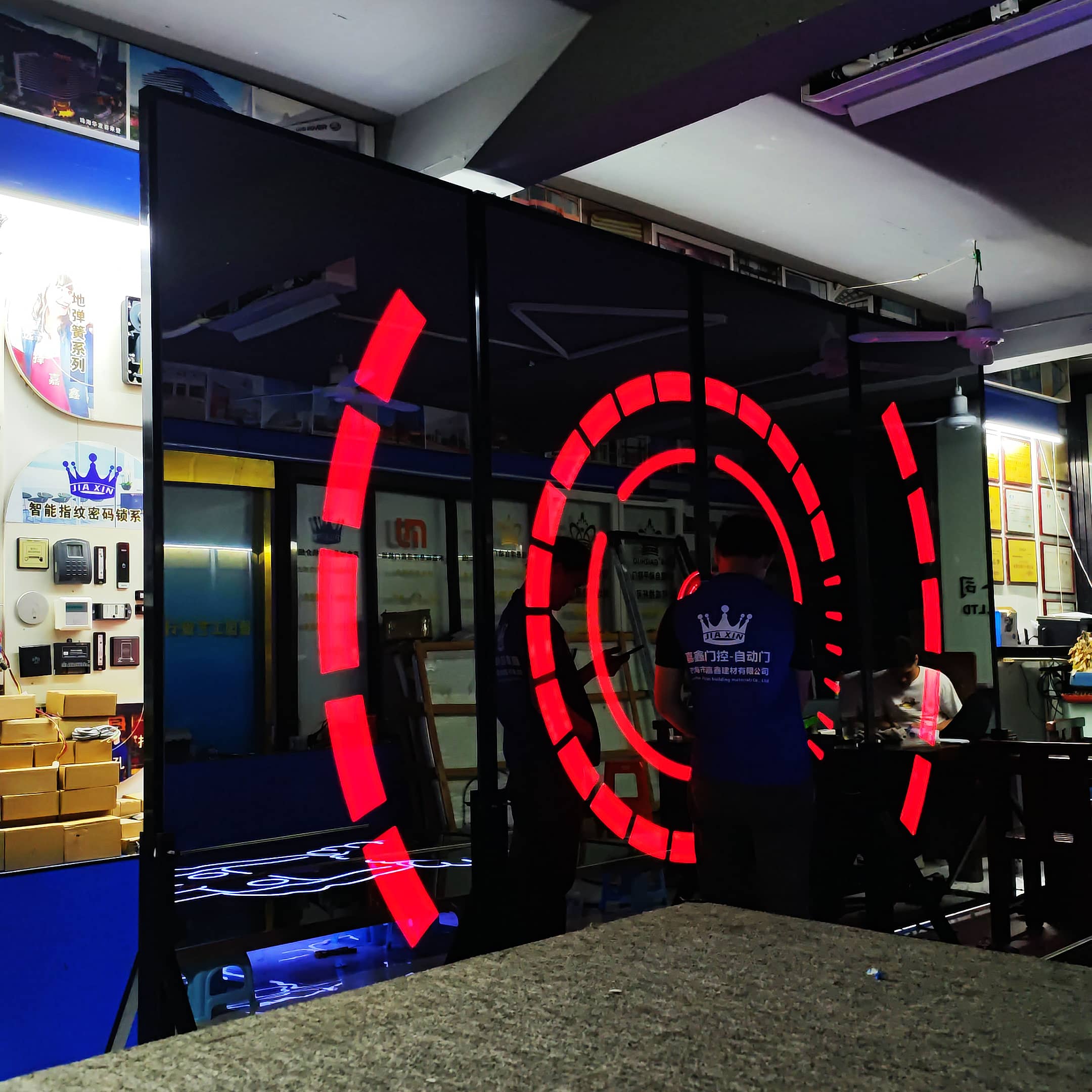 炫酷自动发光门 可安装