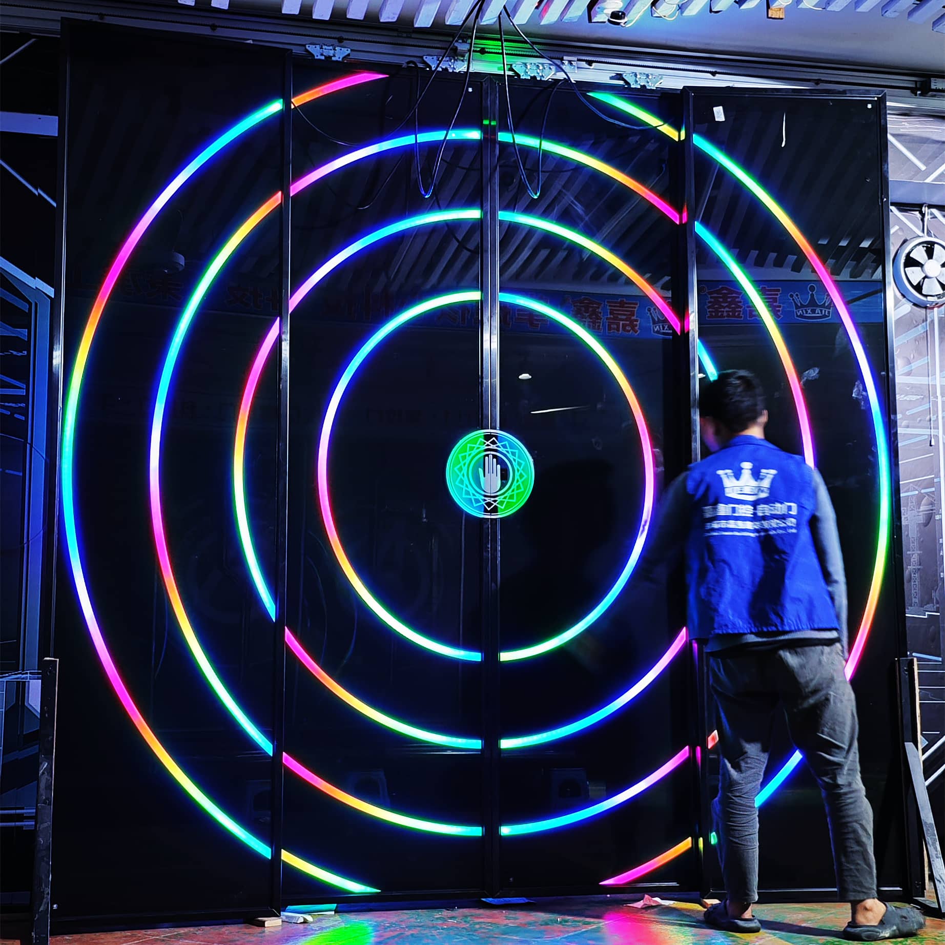 音乐酒吧科幻网红门